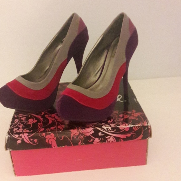 Shoes - Picture 2 of 2